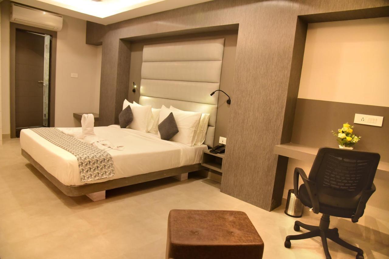 Hotel Rishiraj, Nagaon Nagaon  Exteriér fotografie