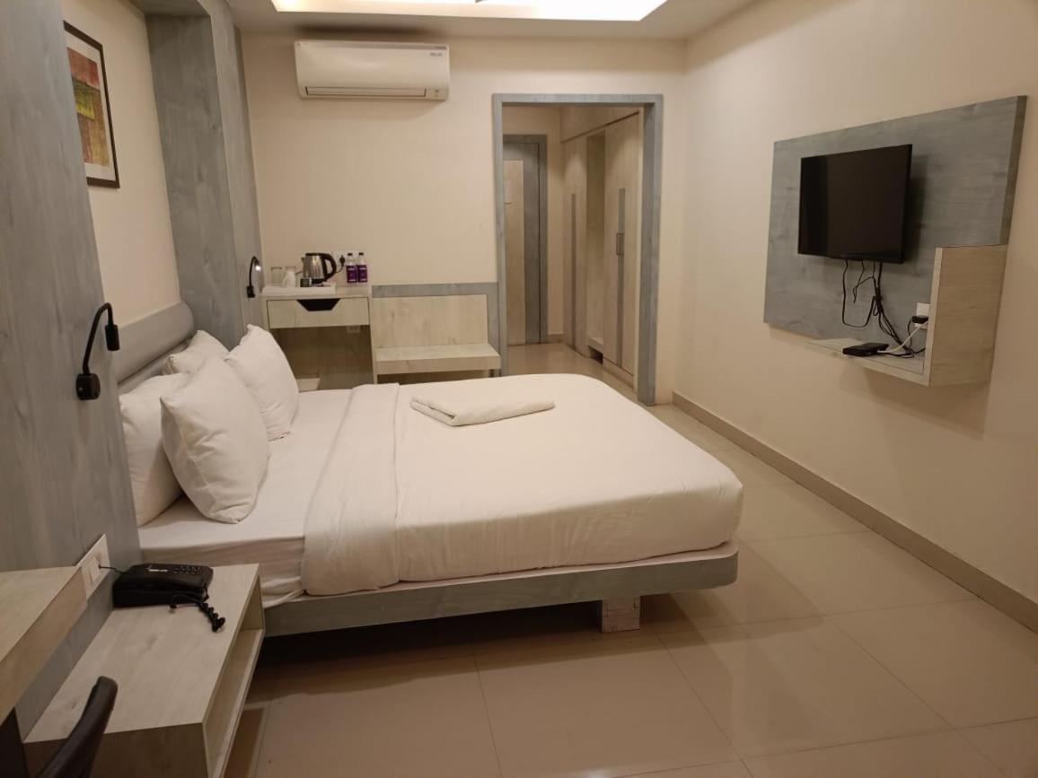 Hotel Rishiraj, Nagaon Nagaon  Exteriér fotografie